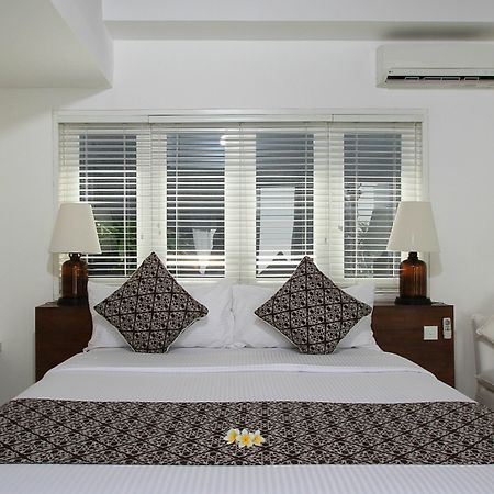 ホテル Collection O 20 Astana Kunti Seminyak エクステリア 写真