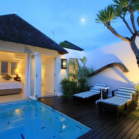 ホテル Collection O 20 Astana Kunti Seminyak エクステリア 写真