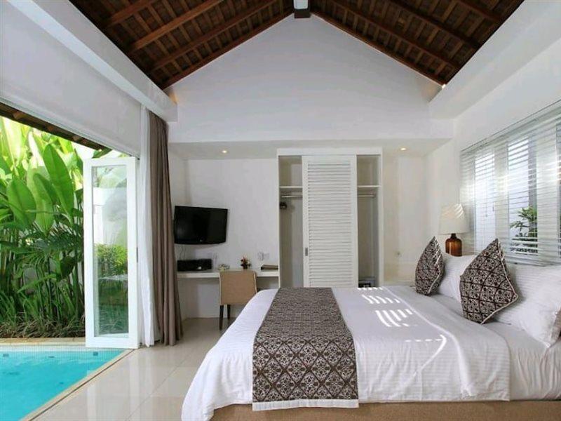 ホテル Collection O 20 Astana Kunti Seminyak エクステリア 写真