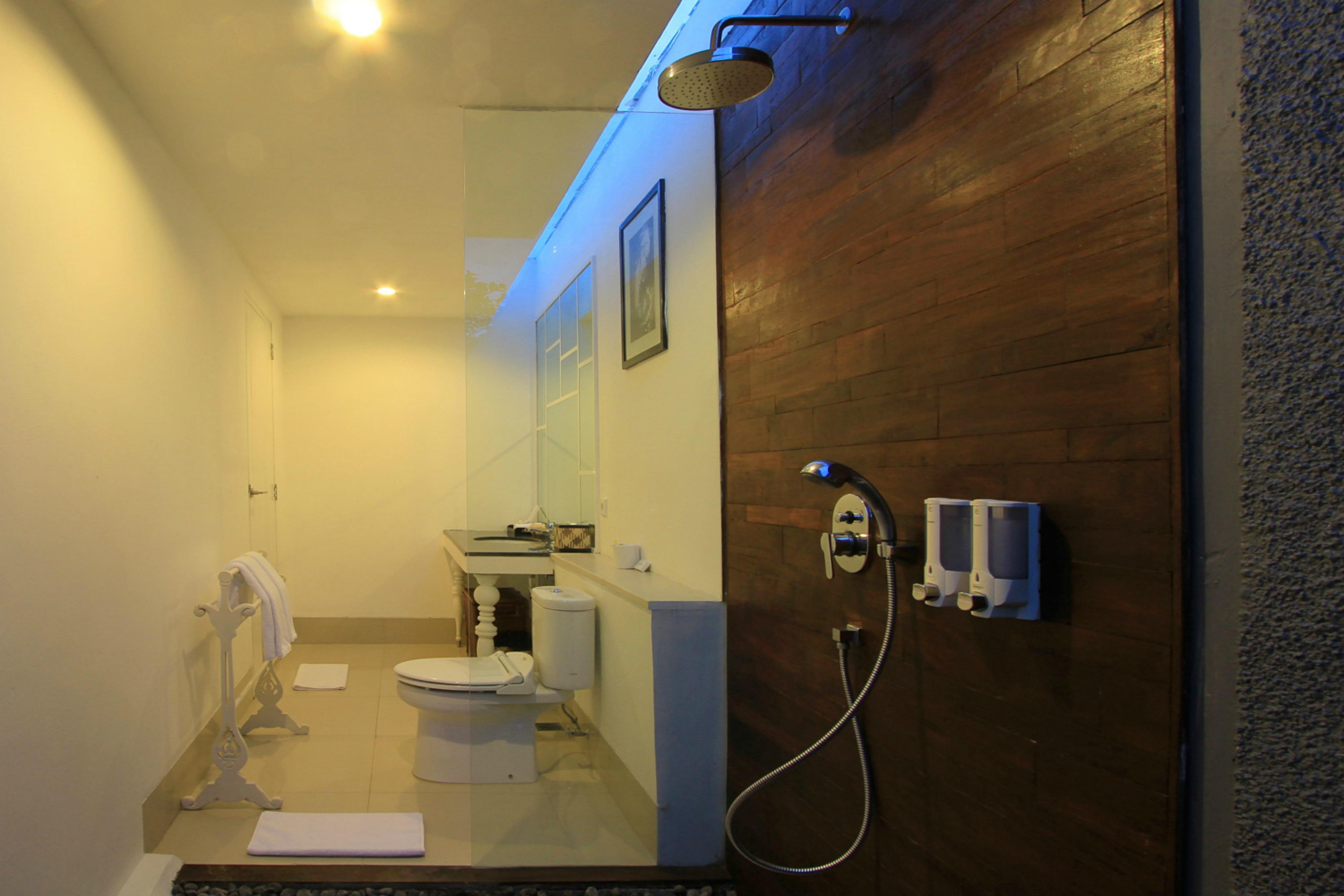 ホテル Collection O 20 Astana Kunti Seminyak エクステリア 写真