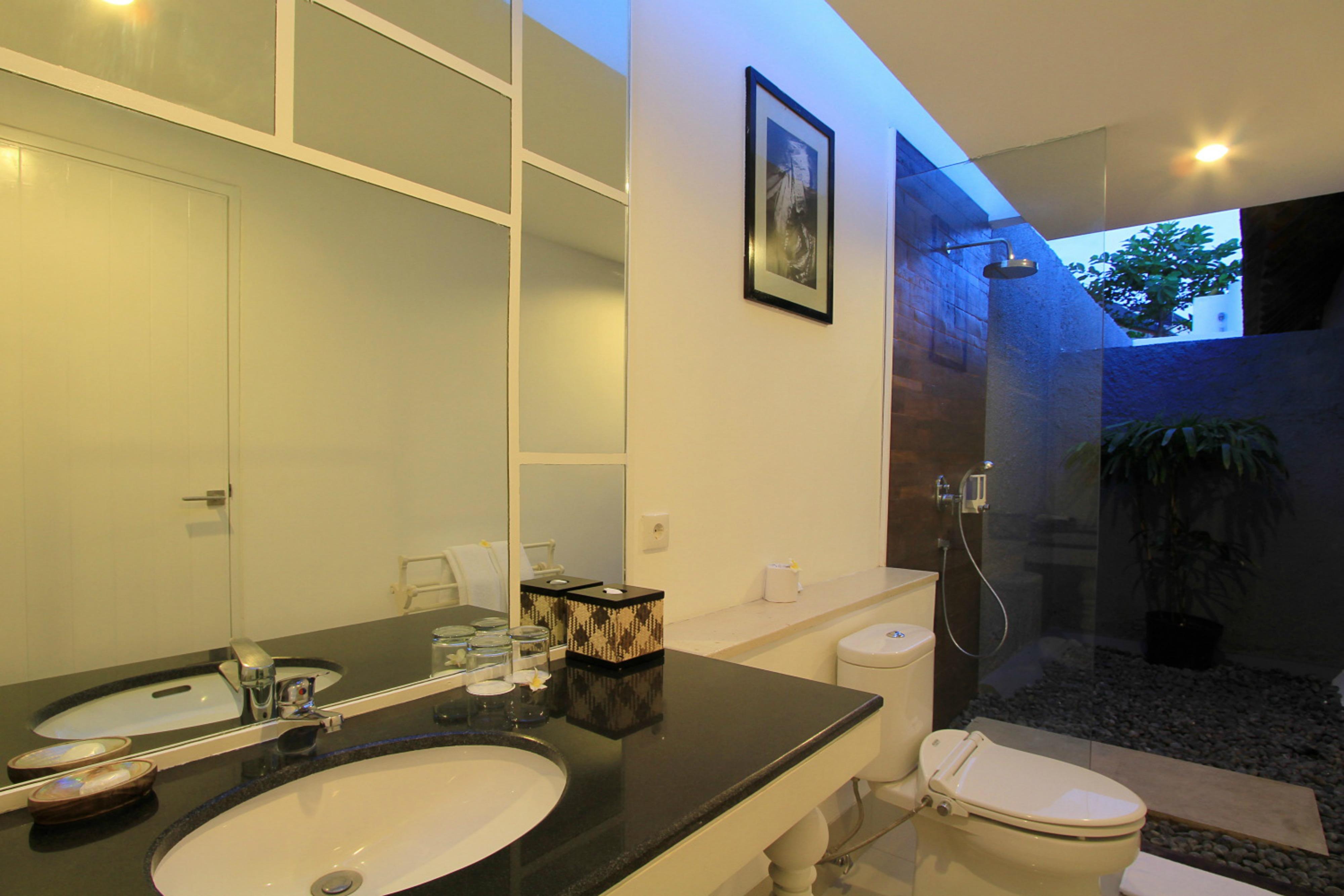 ホテル Collection O 20 Astana Kunti Seminyak エクステリア 写真