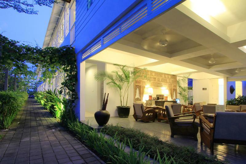 ホテル Collection O 20 Astana Kunti Seminyak エクステリア 写真